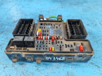 Skrzynka bezpieczników komora silnika FORD FUSION 14-