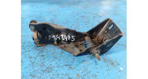 Górny zawias drzwi tyl. praw. DODGE GRAND CARAVAN 08- Górny zawias drzwi tyl. praw. DODGE GRAND CARAVAN 08-