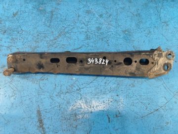 wspornik mocowania przedniej konsoli praw. TOYOTA PRIUS - 30 09-17