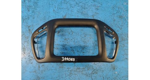 Nakładka deski rozdzielczej pod radio JEEP COMPASS 17-21 Nakładka deski rozdzielczej pod radio JEEP COMPASS 17-21