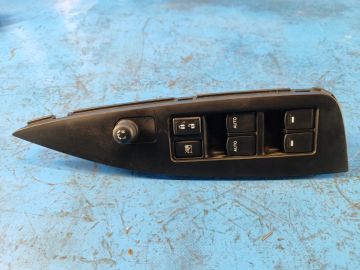 Moduł sterowania podnośnikami szyby SUZUKI KIZASHI 09-14