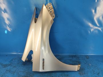 przedni błotnik praw. TOYOTA PRIUS - 30 09-17