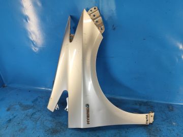 przedni błotnik praw. TOYOTA PRIUS - 30 09-17