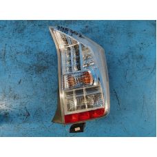 Zewnętrzna lampa praw. TOYOTA PRIUS - 30 09-17