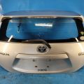 6700552F60 | KLAPA TYLNA TOYOTA PRIUS C/AQUA 11-14 (349016)