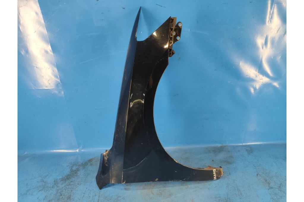 561 821 022 A | przedni błotnik praw. VOLKSWAGEN PASSAT B8 14- (352119)