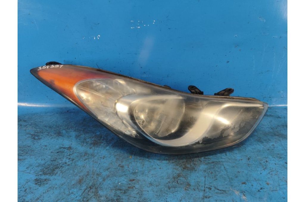 92102-3Y000 | Reflektor Lampa przednia praw. HYUNDAI ELANTRA MD 10-15 (354391)