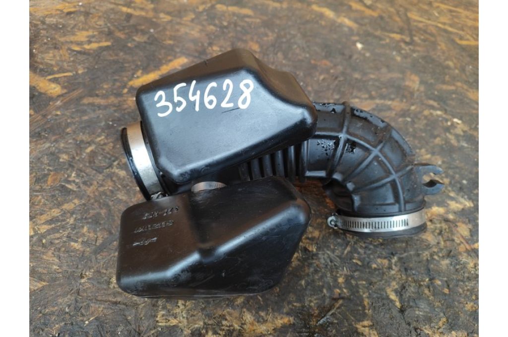 13881-57L00 | Przewód filtra powietrza SUZUKI KIZASHI 09-14 (354628) 13881-57L00 | Przewód filtra powietrza SUZUKI KIZASHI 09-14 (354628)