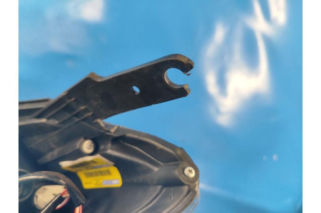 84001FJ081 | Reflektor Lampa przednia praw. SUBARU CROSSTREK 12-17 (354716) - Zdjęcie 7