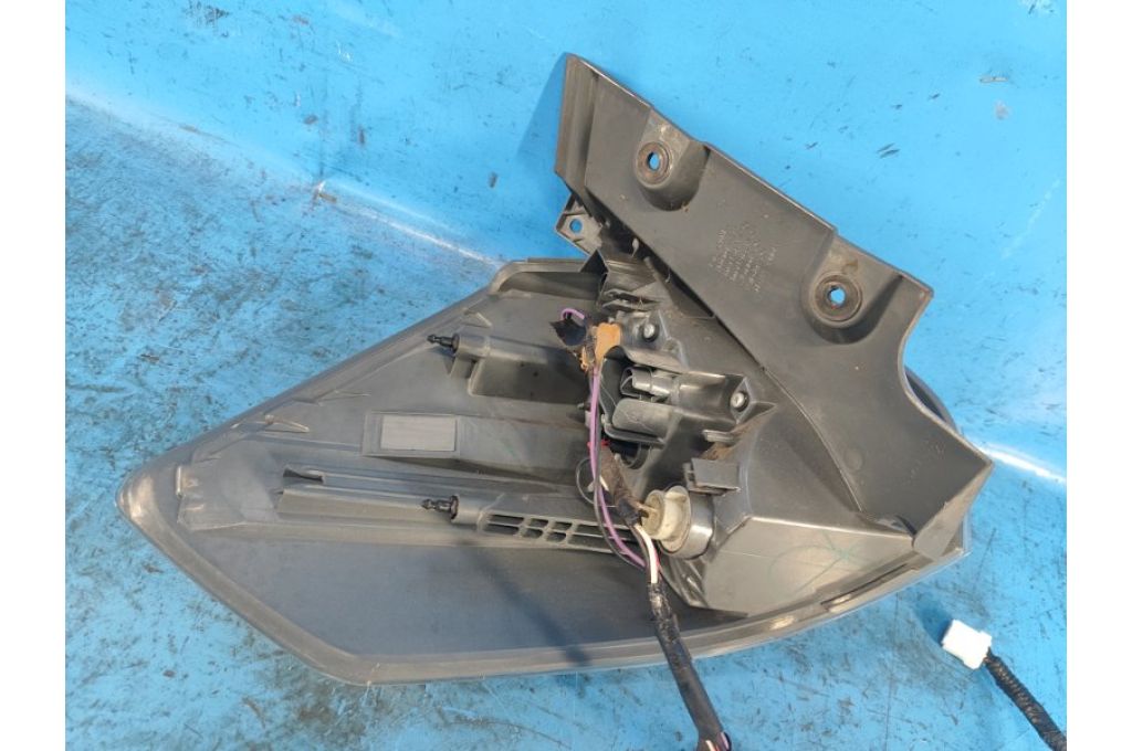 26550-4BA0A | Zewnętrzna lampa praw. NISSAN X-TRAIL/ROGUE T32 13-20 (354732) 26550-4BA0A | Zewnętrzna lampa praw. NISSAN X-TRAIL/ROGUE T32 13-20 (354732)
