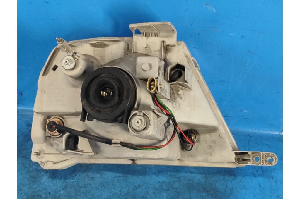 08-218-1128L | Reflektor lew. SUZUKI GRAND VITARA XL-7 01-06 (354736) 08-218-1128L | Reflektor lew. SUZUKI GRAND VITARA XL-7 01-06 (354736)