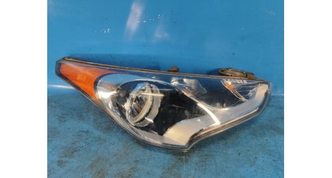 Reflektor Lampa przednia praw. HYUNDAI VELOSTER 11-18