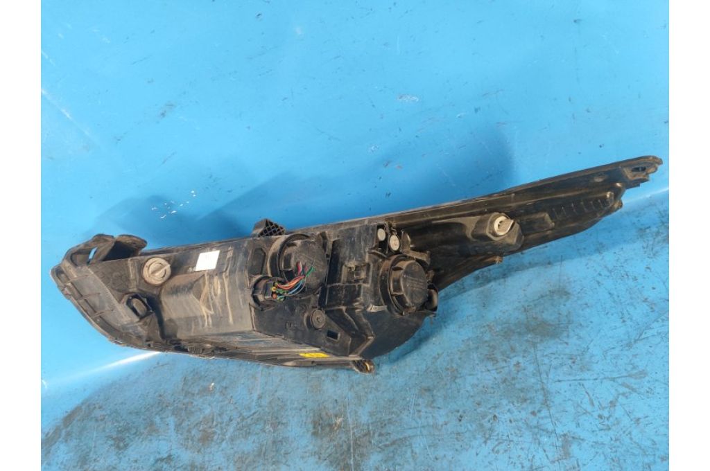 92102-2V000 | Reflektor praw. HYUNDAI VELOSTER 11-18 (354876) 92102-2V000 | Reflektor praw. HYUNDAI VELOSTER 11-18 (354876)