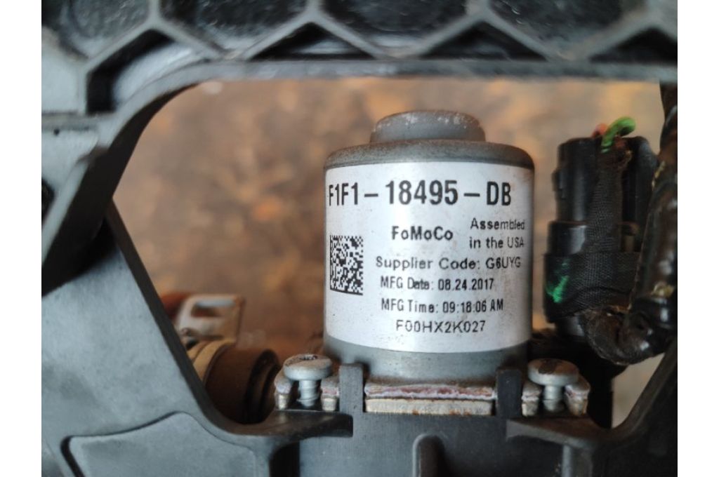 F1FZ-18495-C | zawór nagrzewnicy FORD ESCAPE 12-19 (355386) F1FZ-18495-C | zawór nagrzewnicy FORD ESCAPE 12-19 (355386)