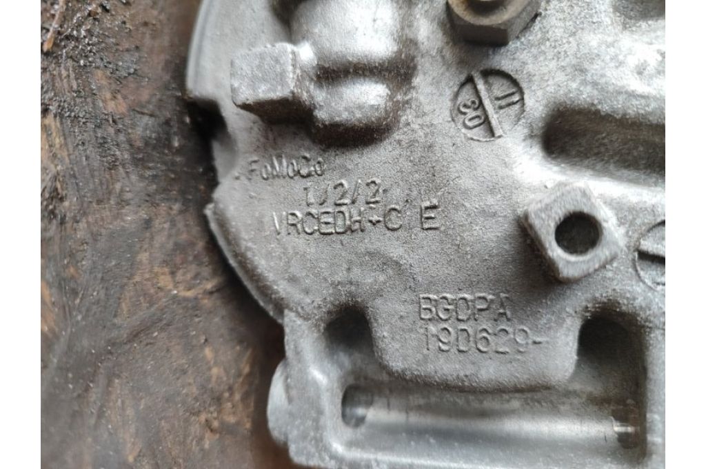 GV6Z-19703-C | Kompresor klimatyzacji FORD ESCAPE 12-19 (355389) GV6Z-19703-C | Kompresor klimatyzacji FORD ESCAPE 12-19 (355389)