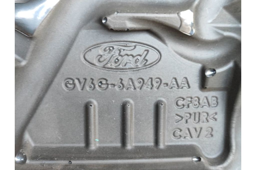 GV6Z-6A94-9A | osłona dekoracyjna silnika FORD ESCAPE 12-19 (355391) GV6Z-6A94-9A | osłona dekoracyjna silnika FORD ESCAPE 12-19 (355391)