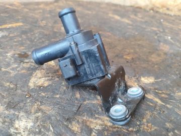 Elektryczna pompa układu chłodzenia FORD ESCAPE 12-19