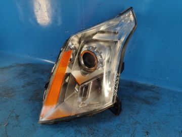 Reflektor Lampa przednia lew. CADILLAC SRX 09-16