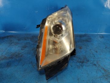 Reflektor Lampa przednia lew. CADILLAC SRX 09-16