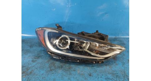 Reflektor Lampa przednia praw. HYUNDAI ELANTRA AD 16- Reflektor Lampa przednia praw. HYUNDAI ELANTRA AD 16-