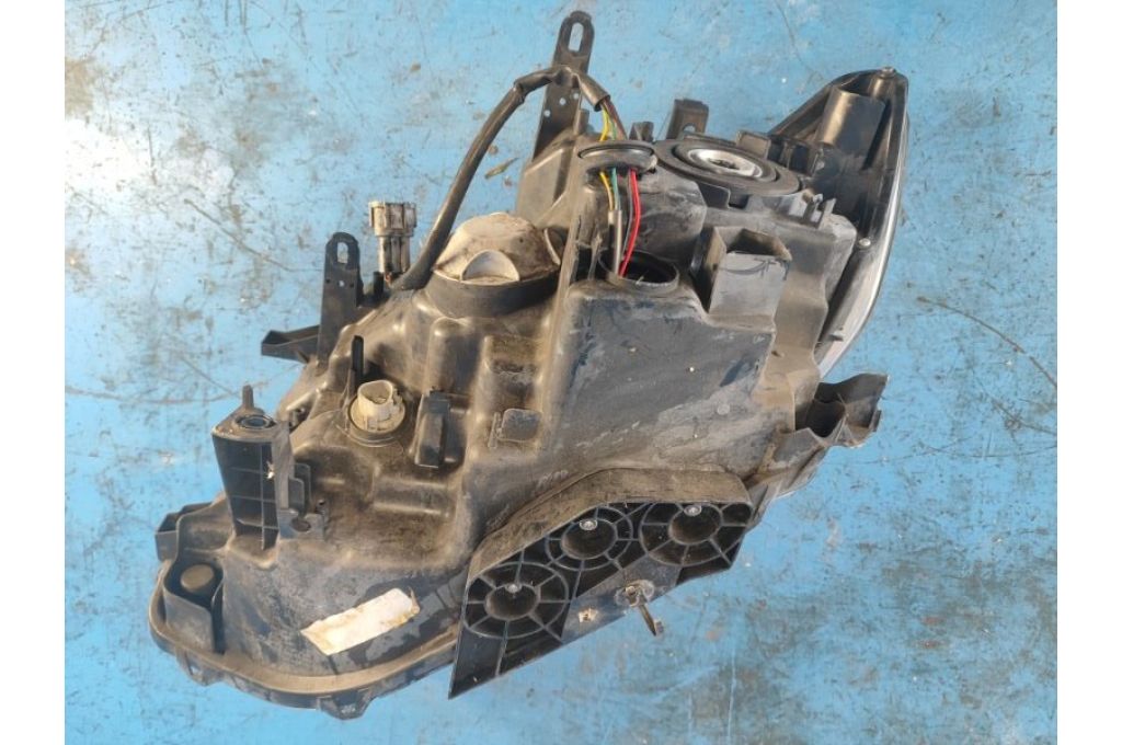 26010-4BA0A | Reflektor praw. NISSAN X-TRAIL/ROGUE T32 13-20 (355493) 26010-4BA0A | Reflektor praw. NISSAN X-TRAIL/ROGUE T32 13-20 (355493)