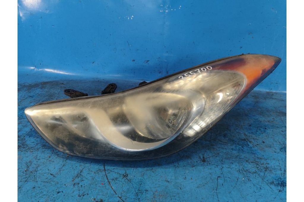 92101-3Y000 | Reflektor Lampa przednia lew. HYUNDAI ELANTRA MD 10-15 (355700)