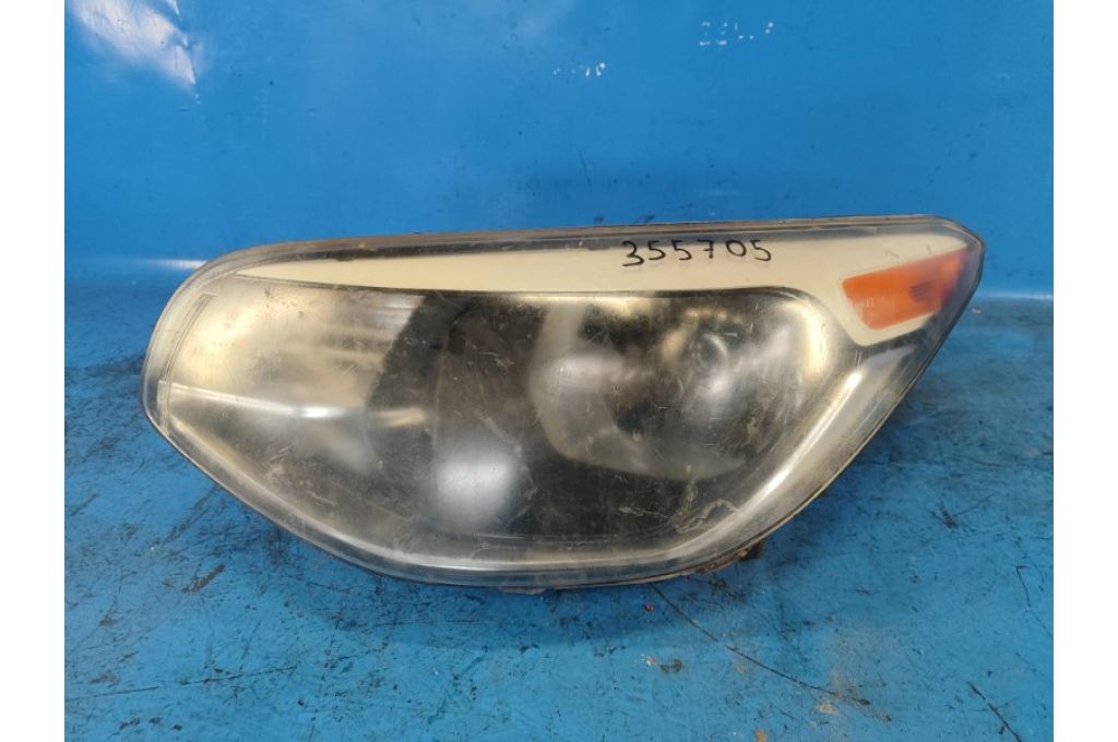 92101B2270 | Reflektor Lampa przednia lew. KIA SOUL PS 13-19 (355705)
