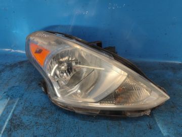 Reflektor Lampa przednia praw. NISSAN VERSA B17 11-19