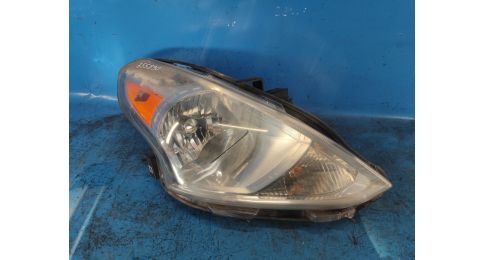 Reflektor Lampa przednia praw. NISSAN VERSA B17 11-19