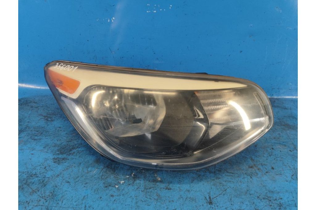 92102B2270 | Reflektor Lampa przednia praw. KIA SOUL PS 13-19 (356001)
