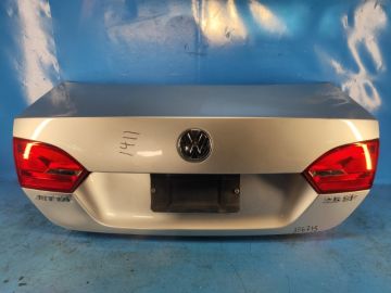 KLAPA TYLNA VOLKSWAGEN JETTA USA 10-17