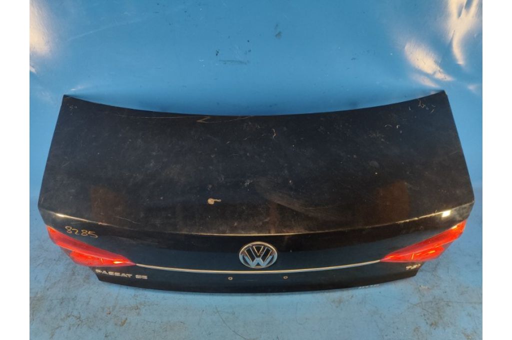 561 827 025 L | KLAPA TYLNA VOLKSWAGEN PASSAT B8 14- (356752) - Zdjęcie 2
