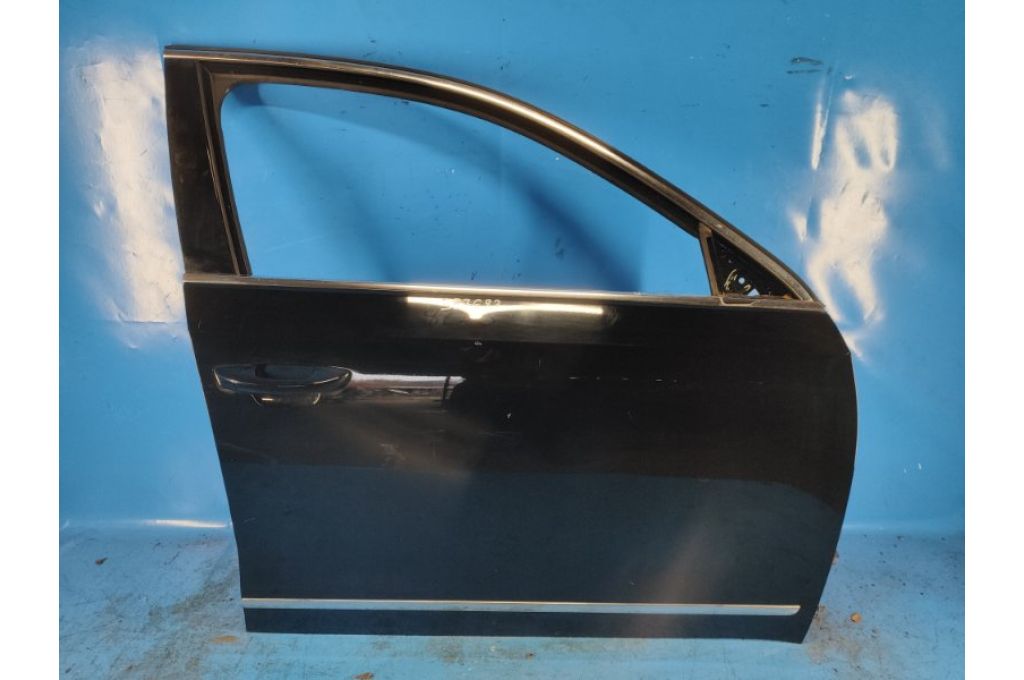 561 831 056 G | Drzwi przed. praw. VOLKSWAGEN PASSAT B8 14- (357683)