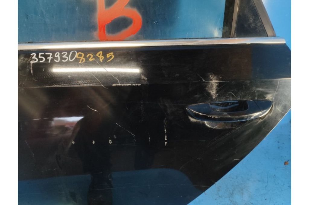 561 833 055 C | Drzwi tyl. lew. VOLKSWAGEN PASSAT B8 14- (357930) - Zdjęcie 4