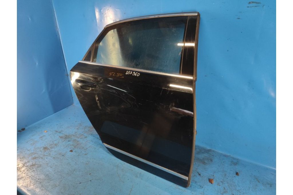 561 833 056 C | Drzwi tyl. praw. VOLKSWAGEN PASSAT B8 14- (357960) - Zdjęcie 2
