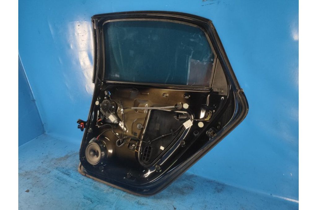 561 833 056 C | Drzwi tyl. praw. VOLKSWAGEN PASSAT B8 14- (357960) - Zdjęcie 7