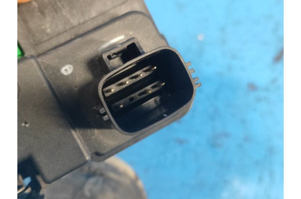 30699748 | Zamek drzwi przed. praw. VOLVO XC90 02–16 (300073) - Zdjęcie 4