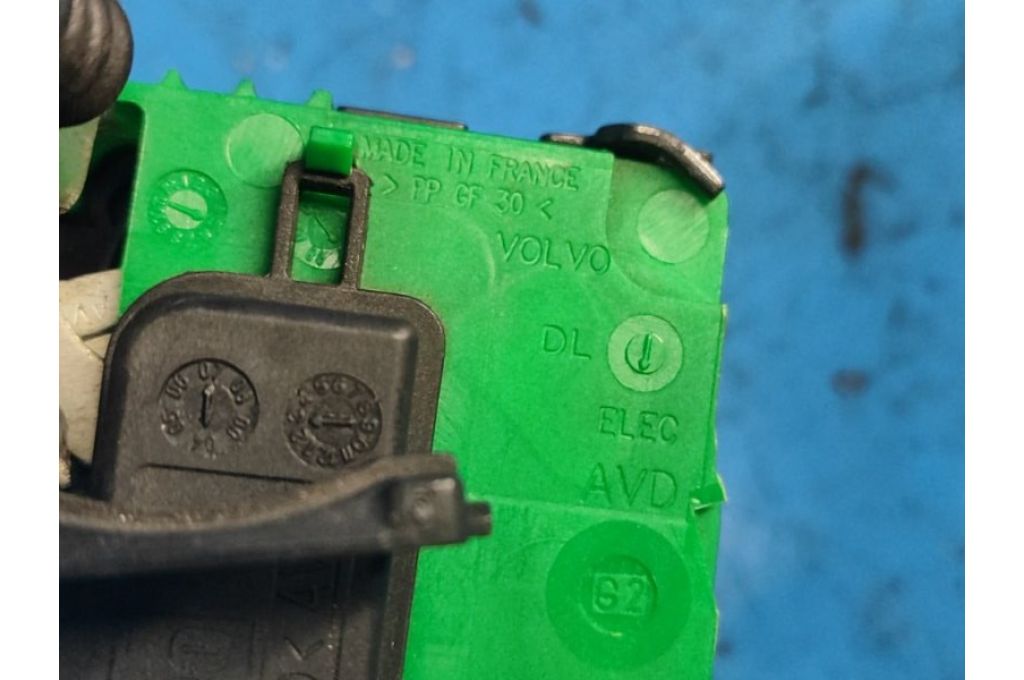 30699748 | Zamek drzwi przed. praw. VOLVO XC90 02–16 (300073) - Zdjęcie 5