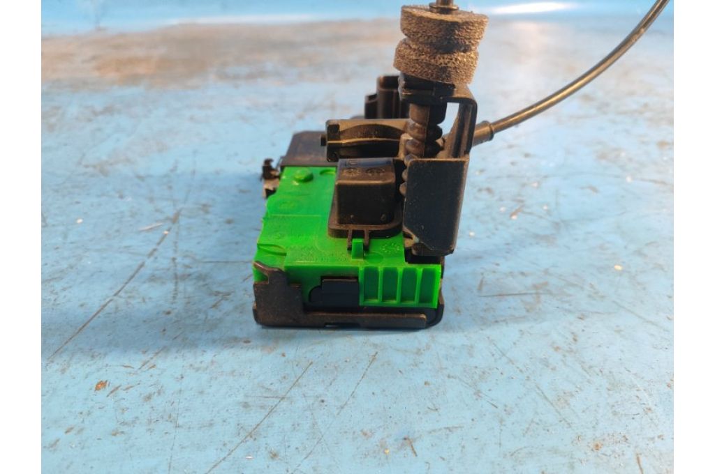 30699748 | Zamek drzwi przed. praw. VOLVO XC90 02–16 (300073) - Zdjęcie 8