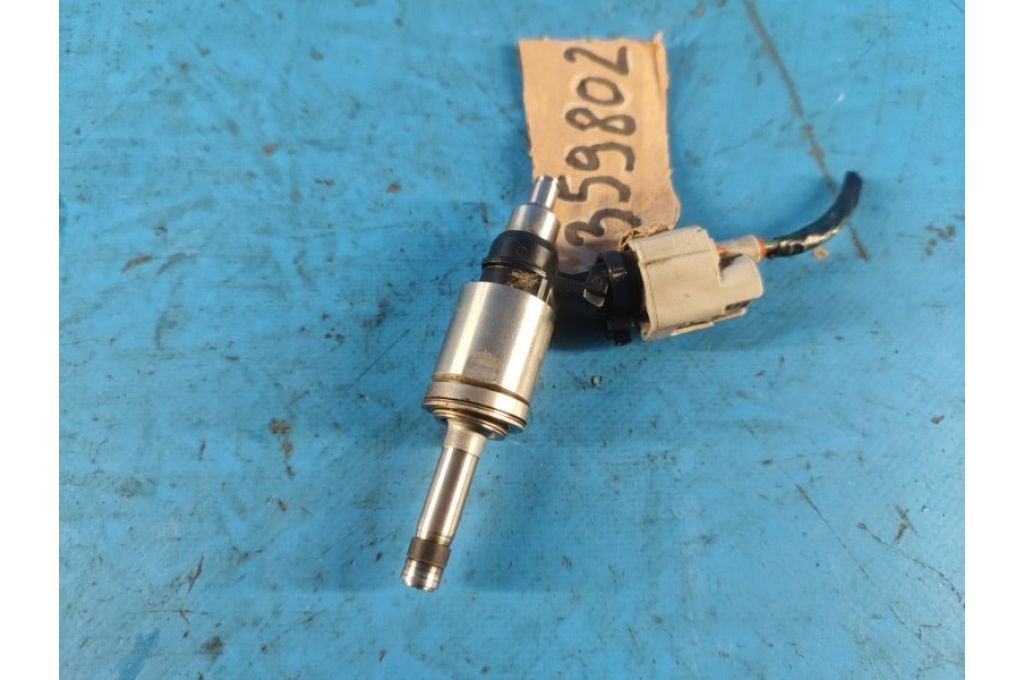 CP9Z-9F593-B | Wtryskiwacz paliwa FORD FOCUS 10-18 (359802)