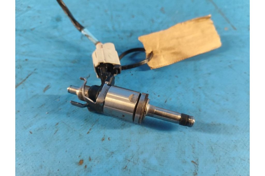 CP9Z-9F593-B | Wtryskiwacz paliwa FORD FOCUS 10-18 (359819) - Zdjęcie 2