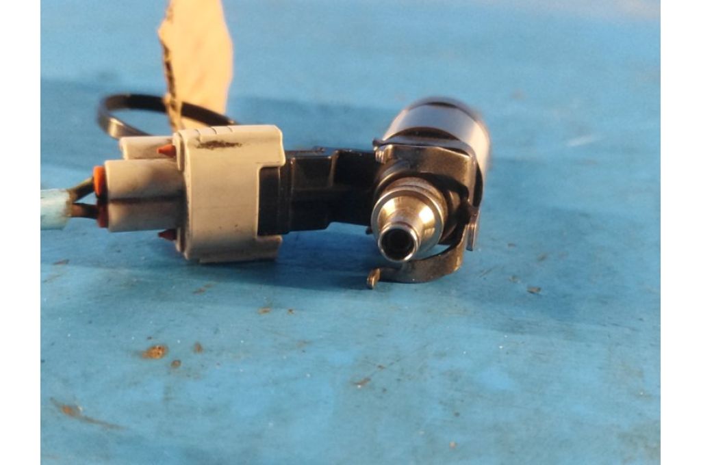 CP9Z-9F593-B | Wtryskiwacz paliwa FORD FOCUS 10-18 (359819) - Zdjęcie 3