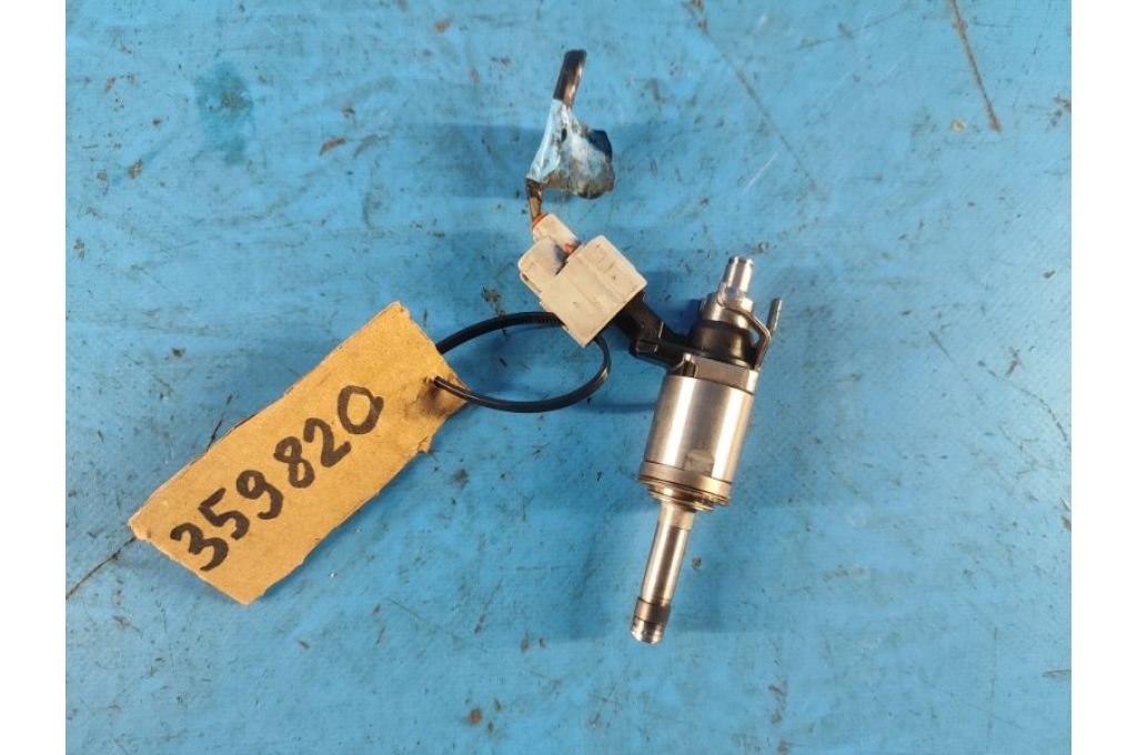 CP9Z-9F593-B | Wtryskiwacz paliwa FORD FOCUS 10-18 (359820)