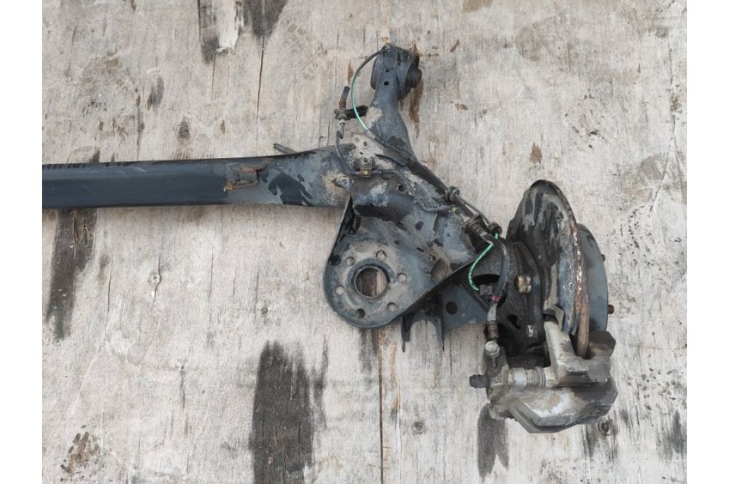 4210164010 | Belka tylnego zawieszenia TOYOTA PRIUS PLUS 11-14 (359827) - Zdjęcie 2