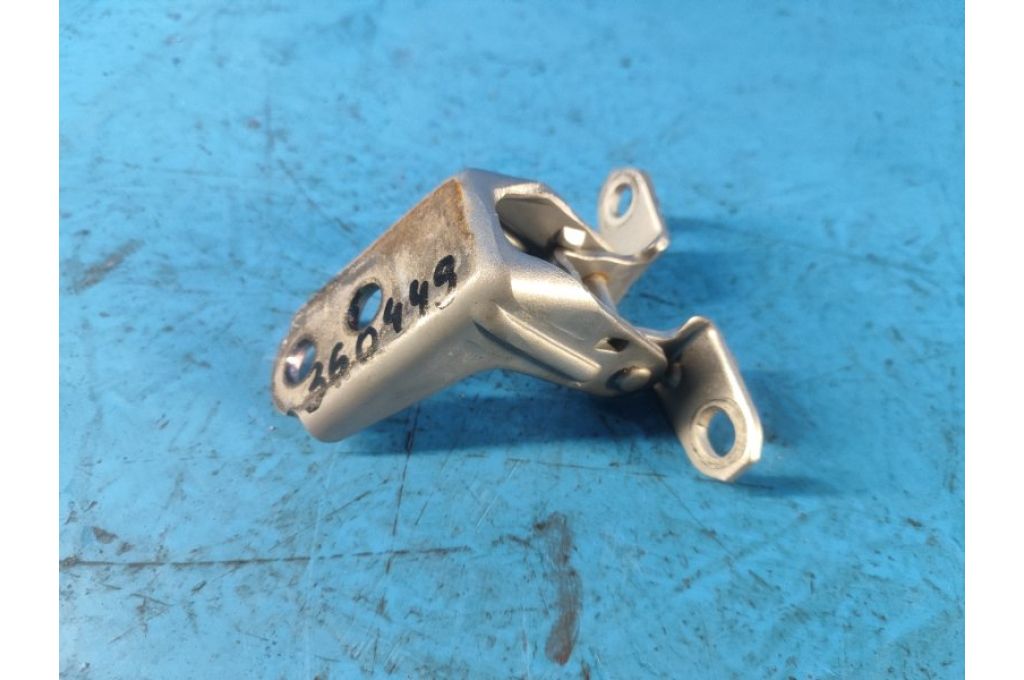 804006RA0A | Górny zawias drzwi przed. praw. NISSAN X-TRAIL/ROGUE T33 20- (360449)