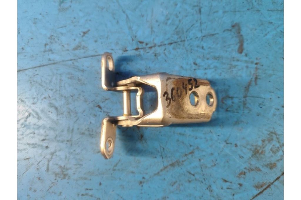 804006RR0A | Dolny zawias drzwi przed. lew. NISSAN X-TRAIL/ROGUE T33 20- (360452)