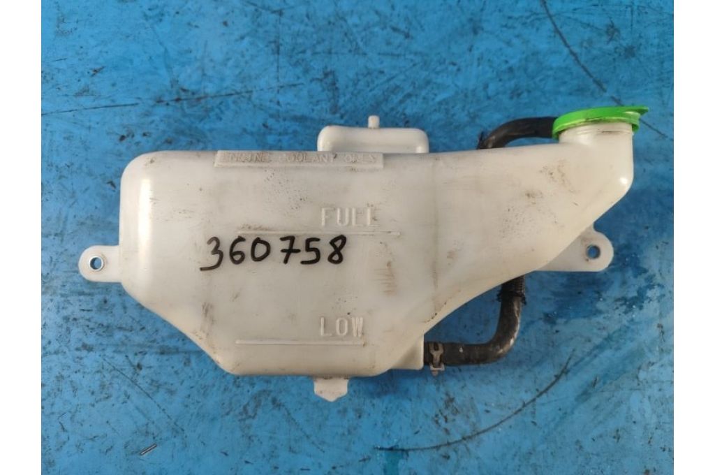 1793157L00 | Zbiorniczek wyrównawczy SUZUKI KIZASHI 09-14 (360758)