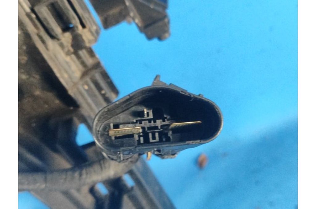 17899010 | dyfuzor wentylatora chłodnicy głównej BMW 5 SERIES (F10) 11-13 (360759) - Zdjęcie 4