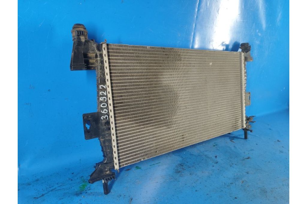 CV6Z-8005-A | Chłodnica wody FORD FOCUS 10-18 (360922) - Zdjęcie 3