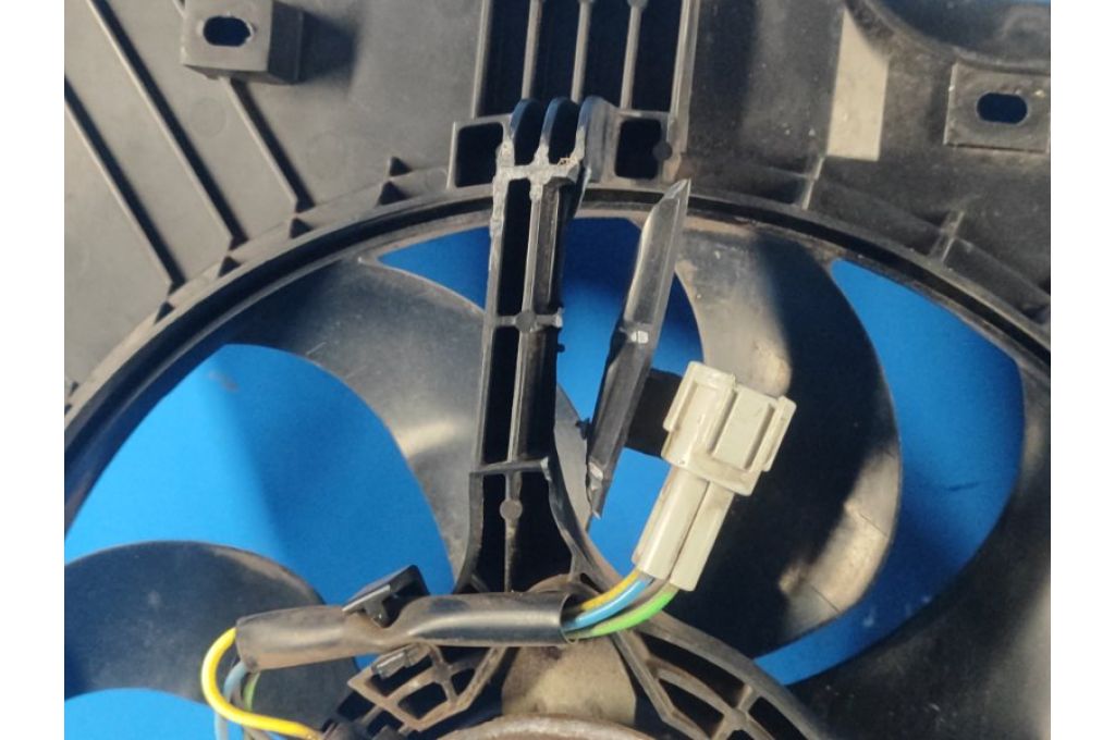 21481-JG70A | dyfuzor wentylatora chłodnicy głównej NISSAN ROGUE 08-15 (360972) - Zdjęcie 2